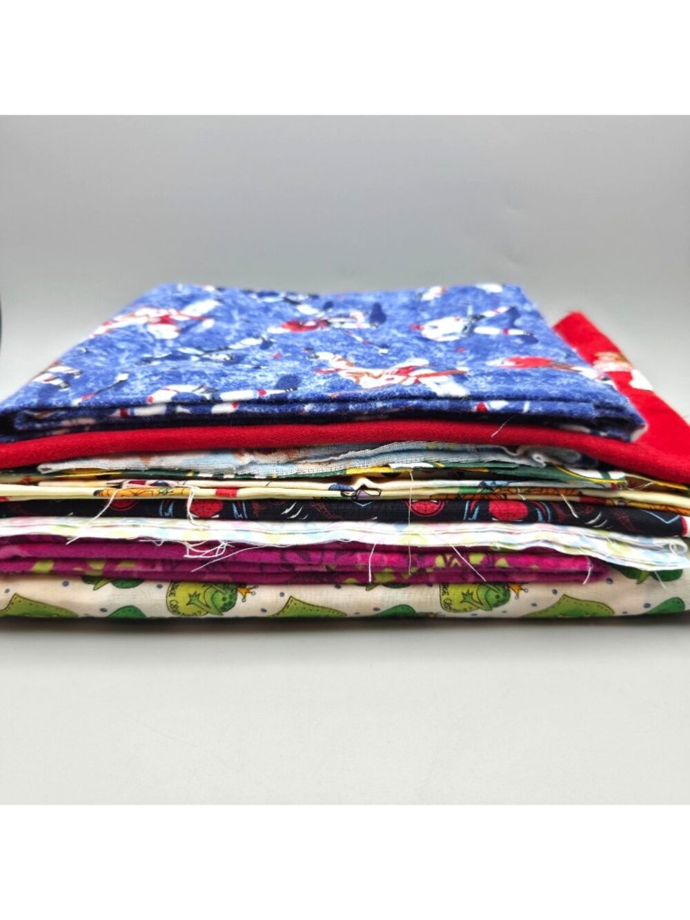 Childrens Them Fabric Scraps Bundle Sewing Quilting Crafts 2.3 Lbs